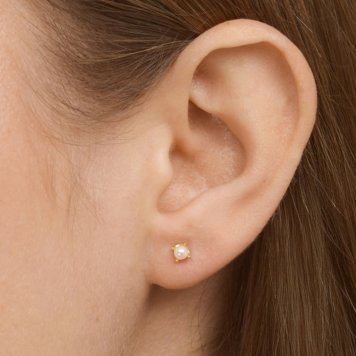 Essie - Mini Pearl Stud Earrings