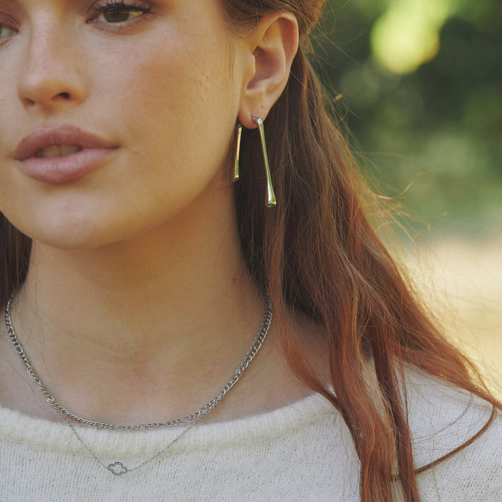 Corinne - Oorbellen met druppelvormige beugel Roestvrij staal