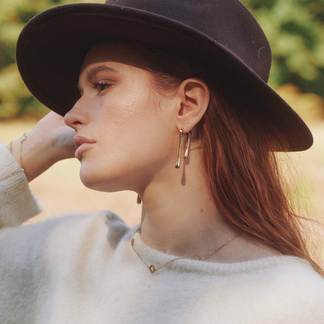 Corinne - Oorbellen met druppelvormige beugel Roestvrij staal