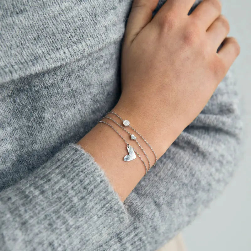 Armband met klein hartje