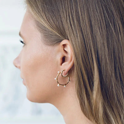 Grote hoepels met parel studs