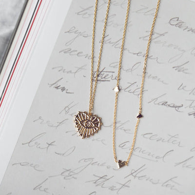Boze oog hoort ketting
