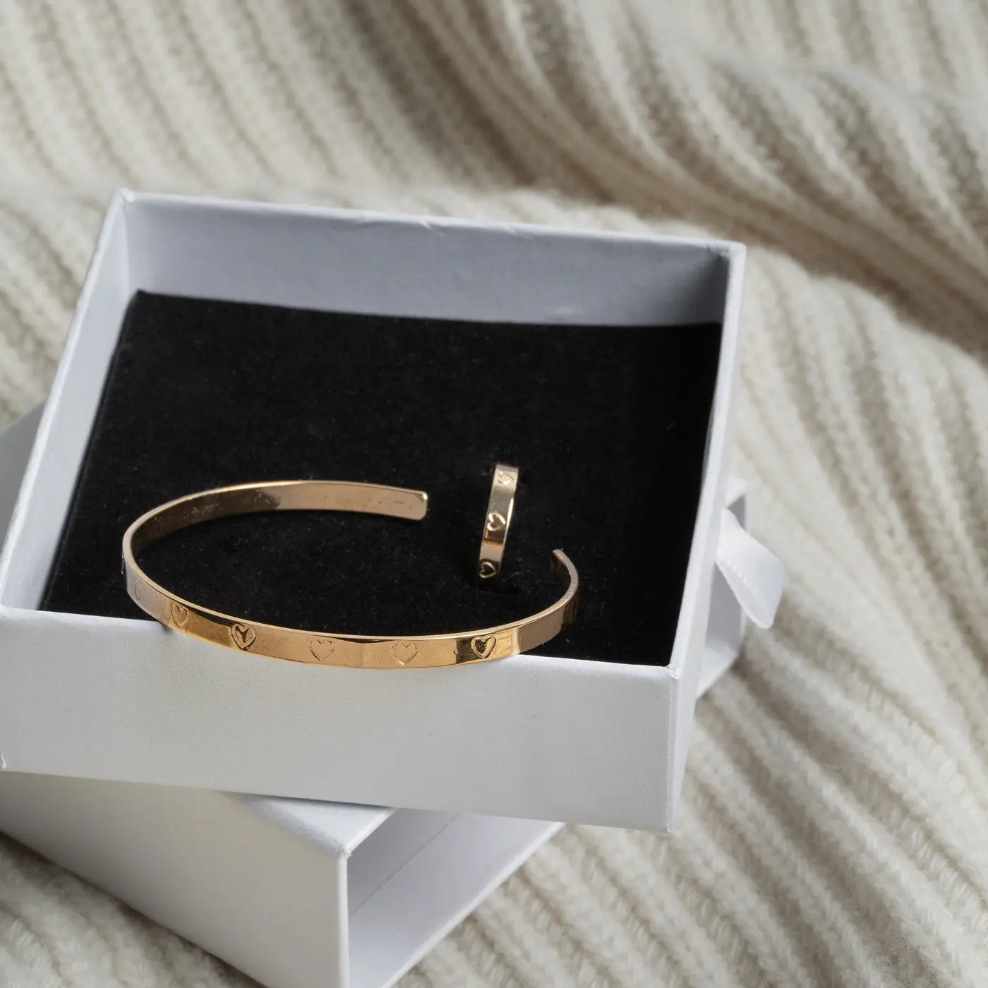 Gegraveerde harten set ketting en ring