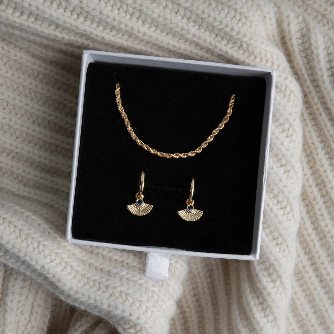 Elegante ketting en oorbellen set