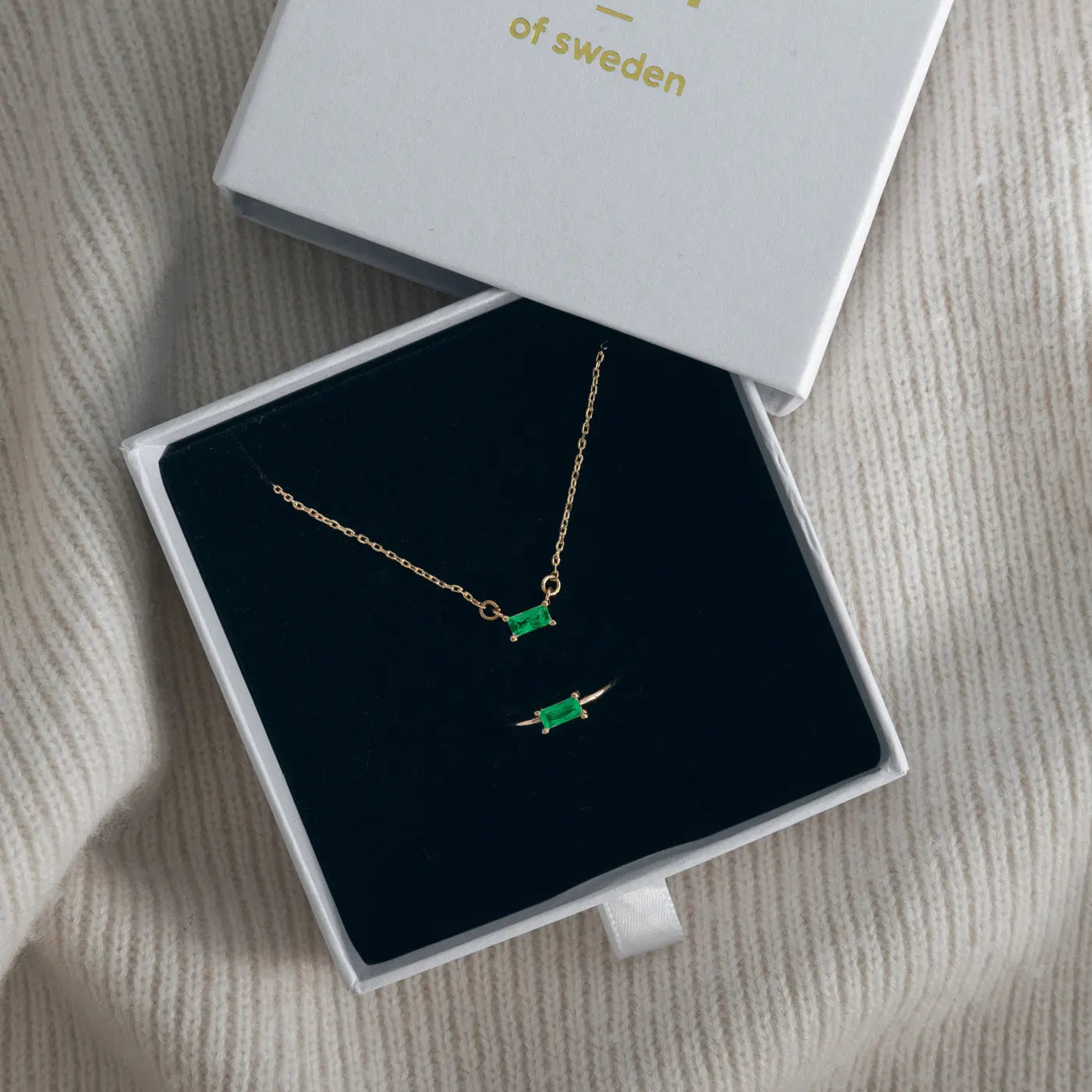 Kristallen set met ketting en ring