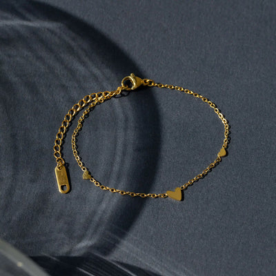 Sarah - Armband met 3 kleine hartjes van roestvrij staal